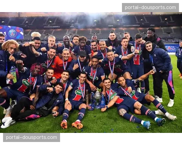 巴黎圣日耳曼3-0布雷斯特，阿什拉夫梅开二度展现后卫进攻火力